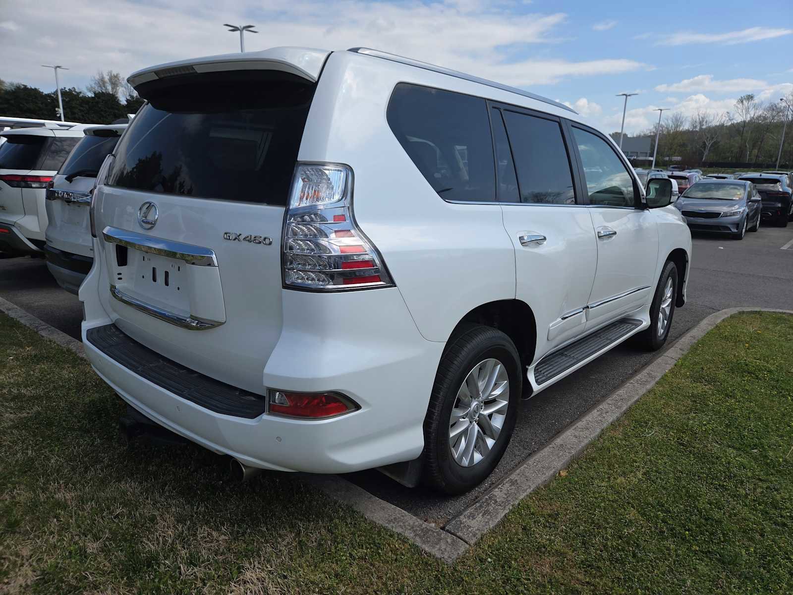 Used 2018 Lexus GX 460 Premium w/ Premium Package image 4