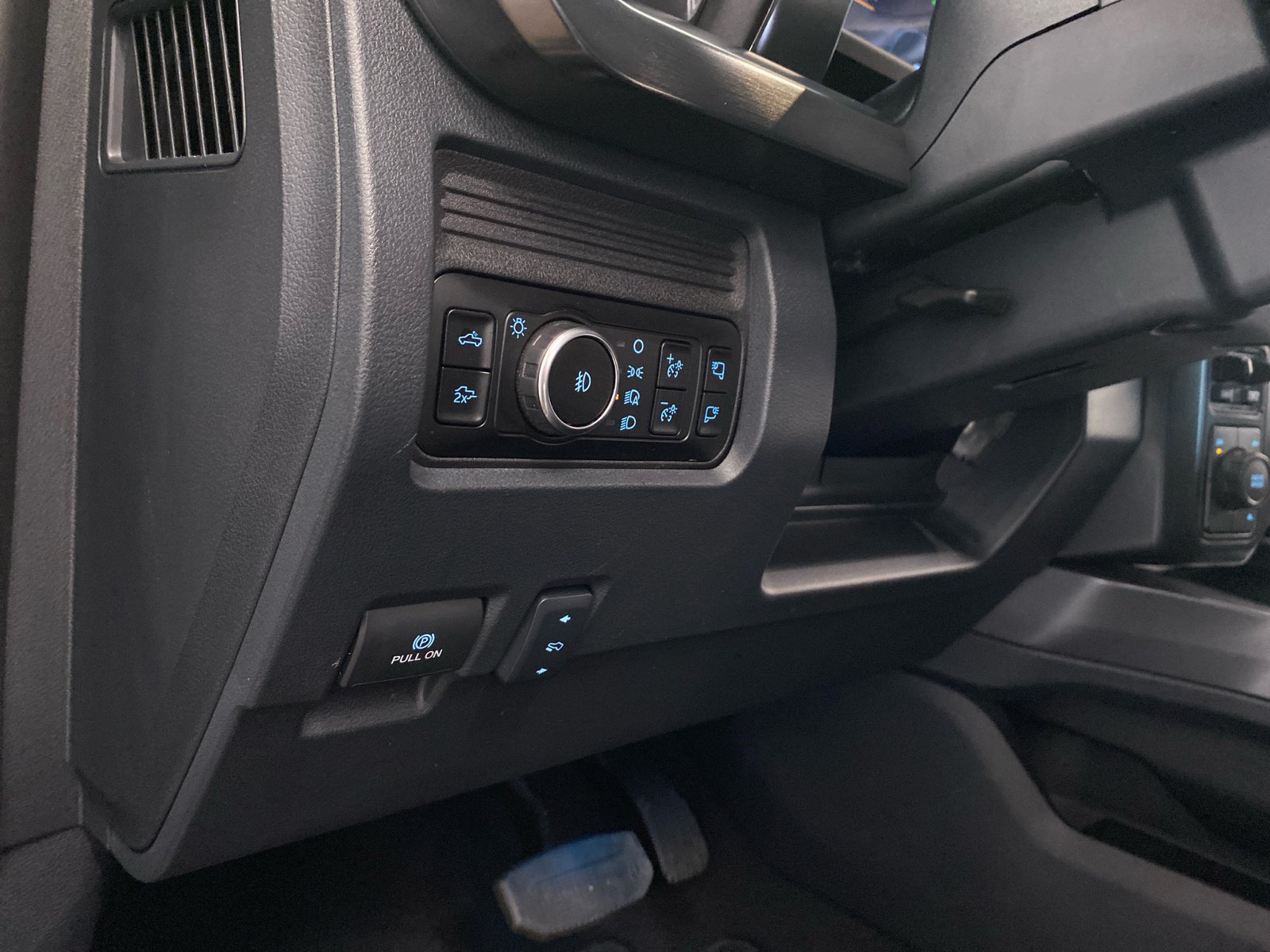 Used 2025 Ford F350 Lariat AWD/4WD image 18