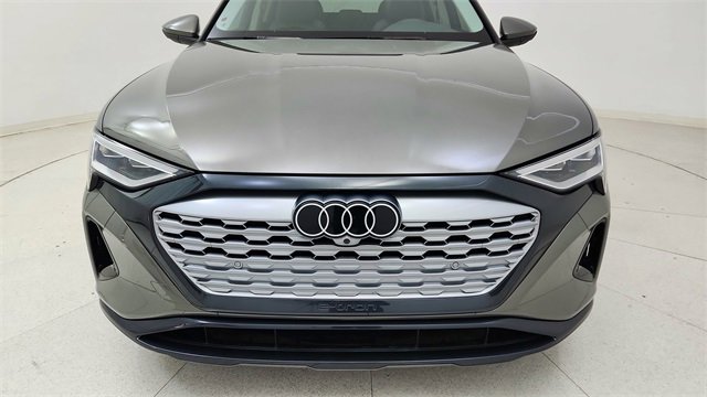 Used 2024 Audi Q8 e-tron Premium image 8