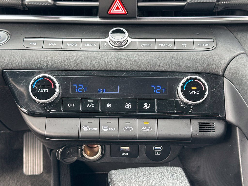 Used 2024 Hyundai Elantra SEL FWD image 43