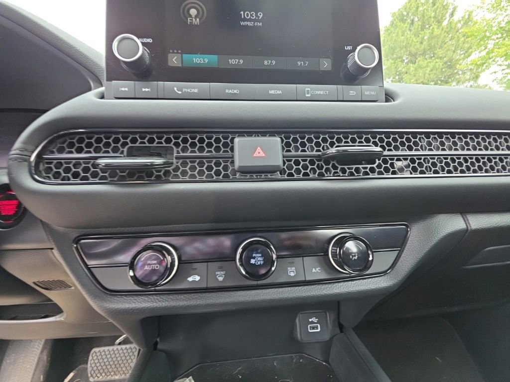 Used 2025 Honda HR-V LX image 17