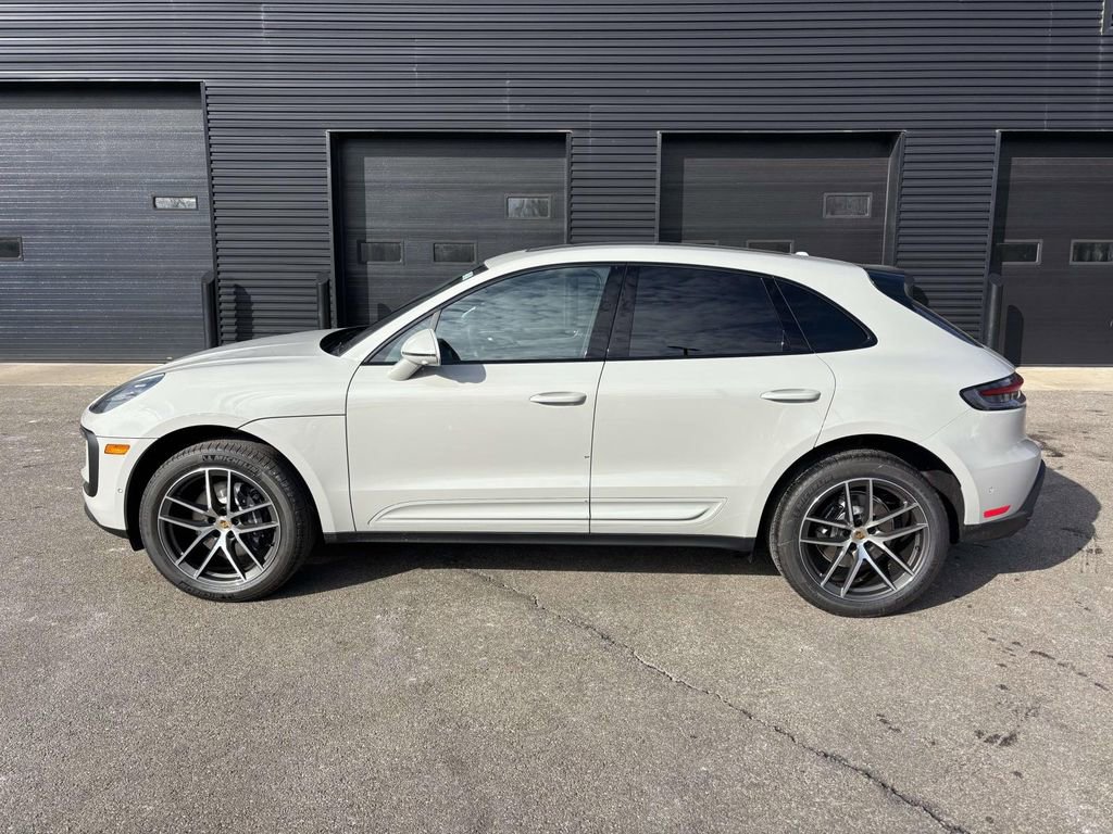 New 2026 Porsche Macan image 2