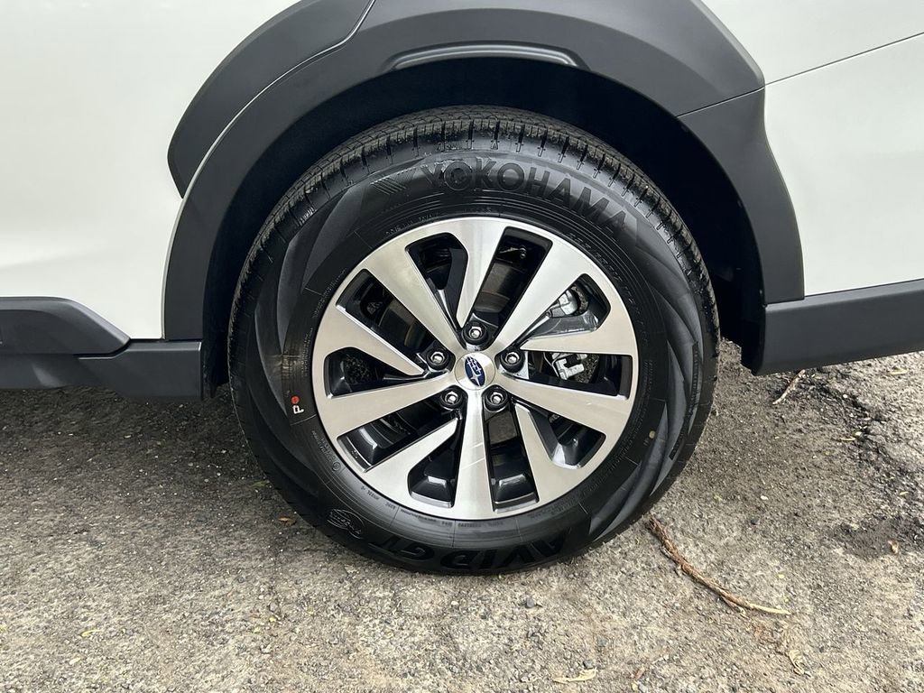 Certified 2025 Subaru Outback Premium AWD/4WD image 11