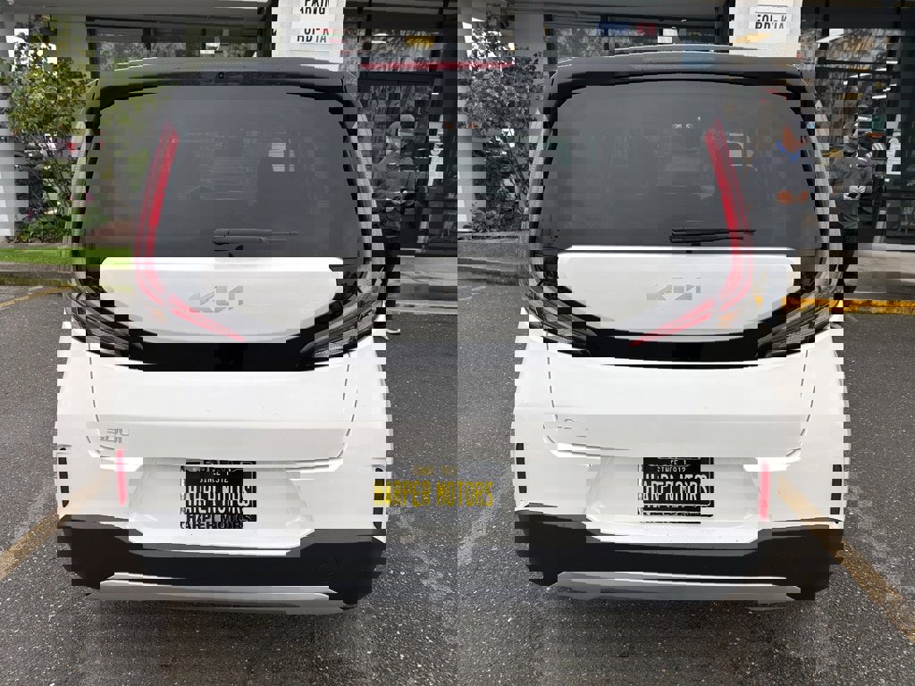 Used 2023 Kia Soul LX image 4