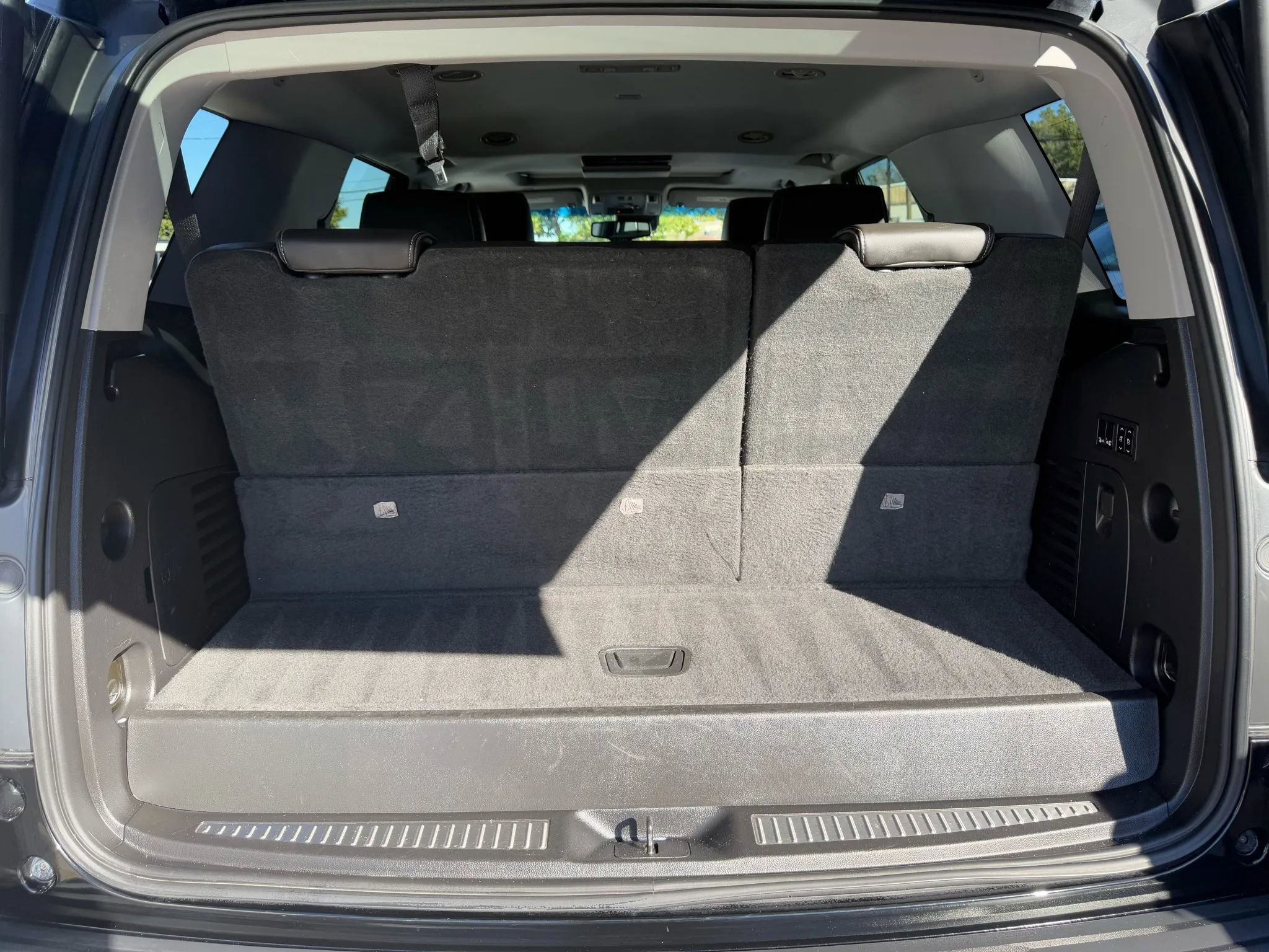 Used 2018 GMC Yukon Denali w/ Denali Ultimate Package image 16