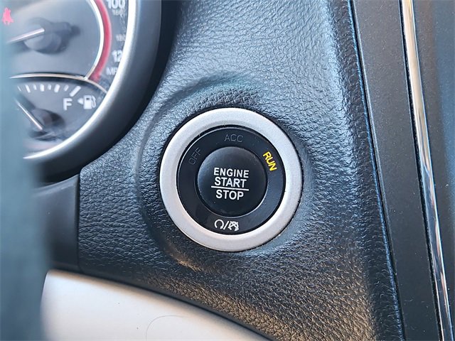 Used 2017 Dodge Journey SE w/ Flexible Seating Group image 23