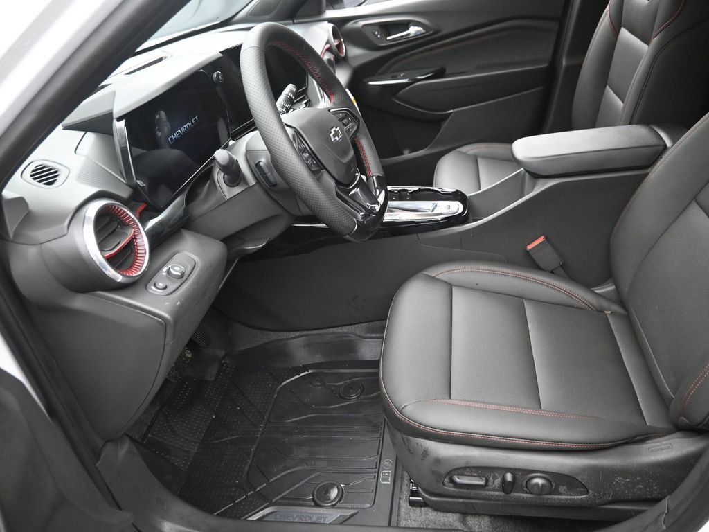 New 2026 Chevrolet Trax RS w/ Driver Confidence Package image 13