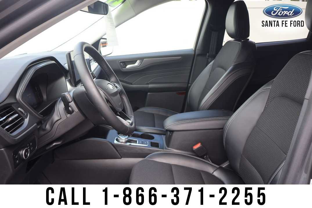 Used 2025 Ford Escape SE FWD image 11