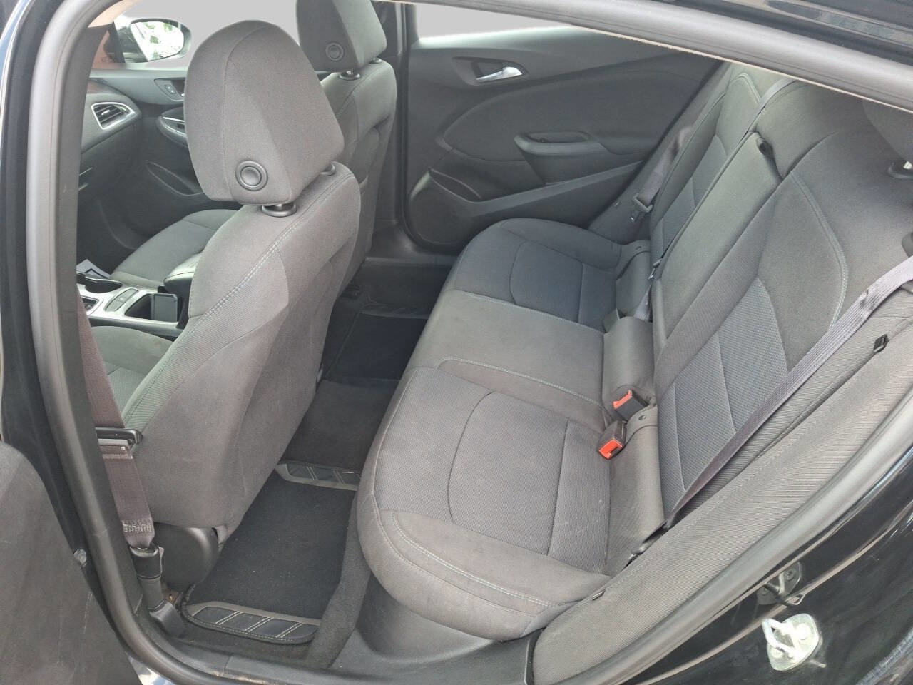 Used 2017 Chevrolet Cruze LT w/ Convenience Package image 11