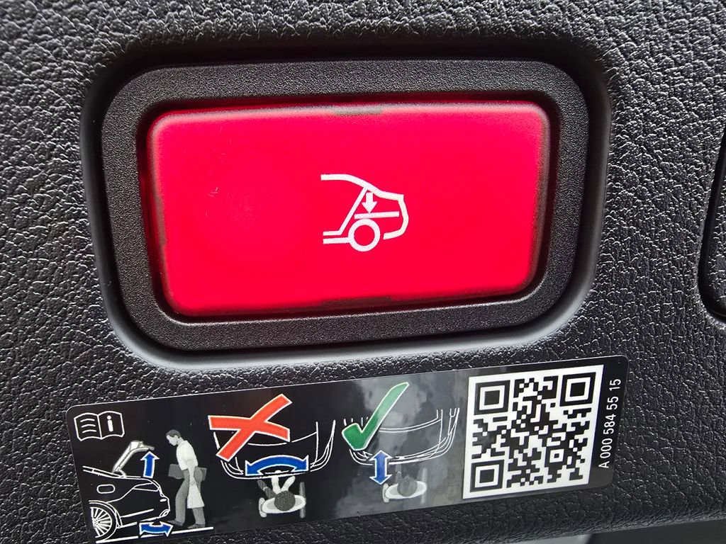 New 2026 Mercedes-Benz CLE 300 4MATIC Cabriolet image 20