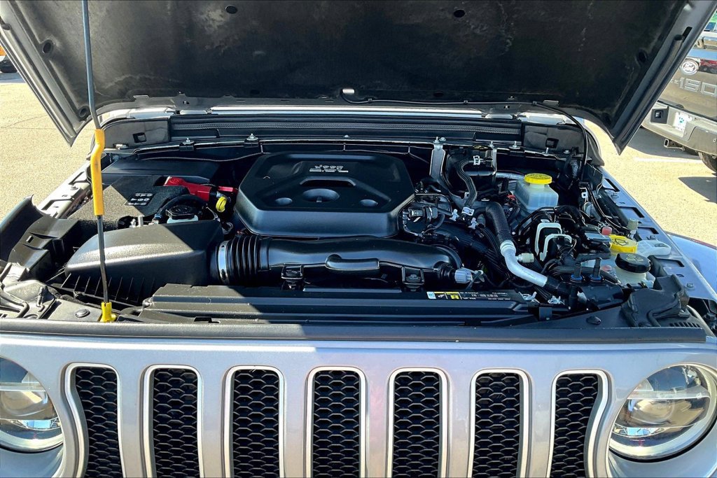 Used 2020 Jeep Wrangler Unlimited Sahara AWD/4WD image 9