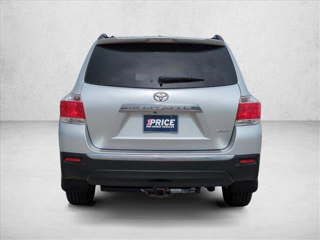 Used 2011 Toyota Highlander SE w/ Tow Pkg image 7