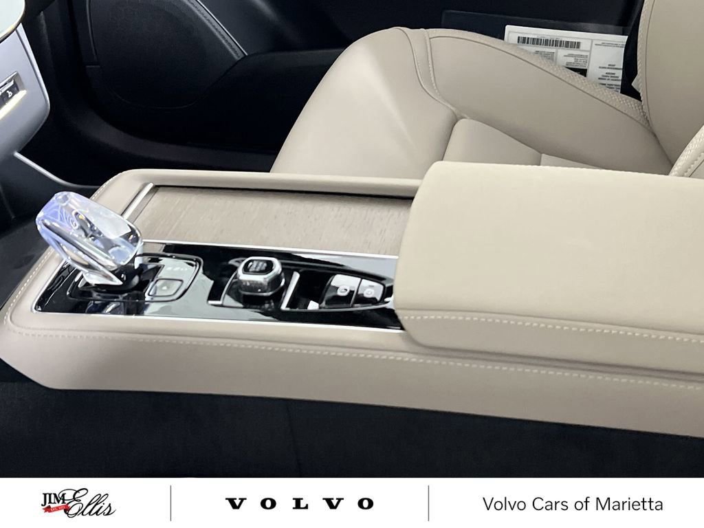 New 2026 Volvo XC90 B5 Plus w/ Protection Package image 21