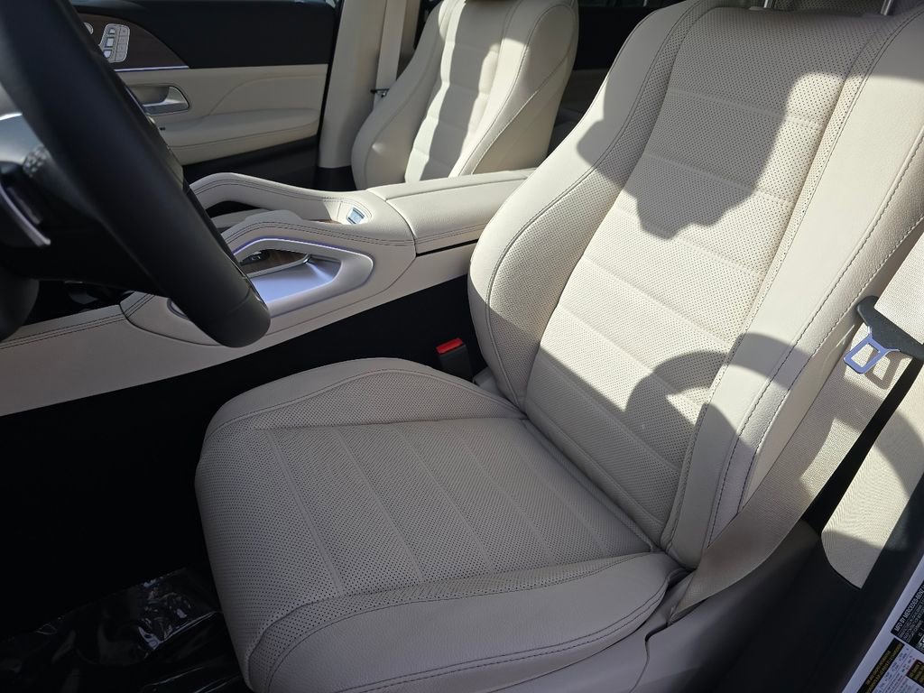 New 2026 Mercedes-Benz GLS 450 4MATIC image 23
