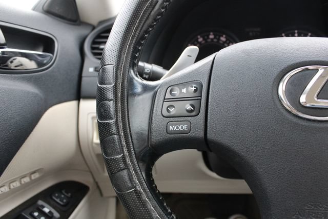 Used 2010 Lexus IS 350C RWD image 12