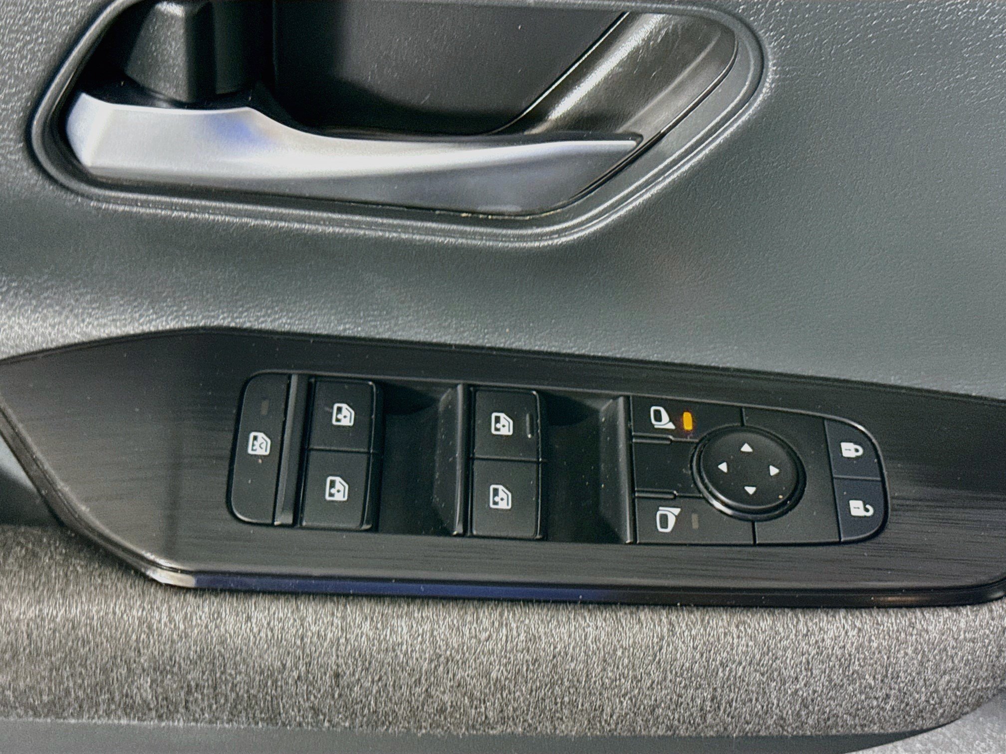Used 2026 Nissan Kicks SV FWD image 24
