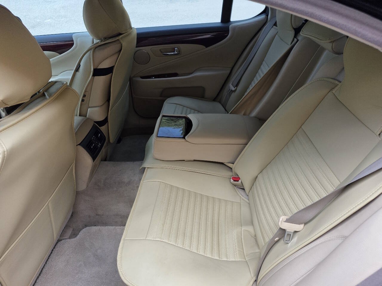 Used 2008 Lexus LS 460 w/ Comfort Pkg RWD image 14