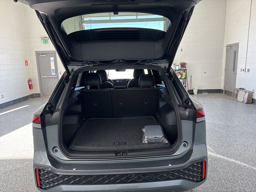 New 2026 Volkswagen Tiguan SE R-Line AWD/4WD image 25