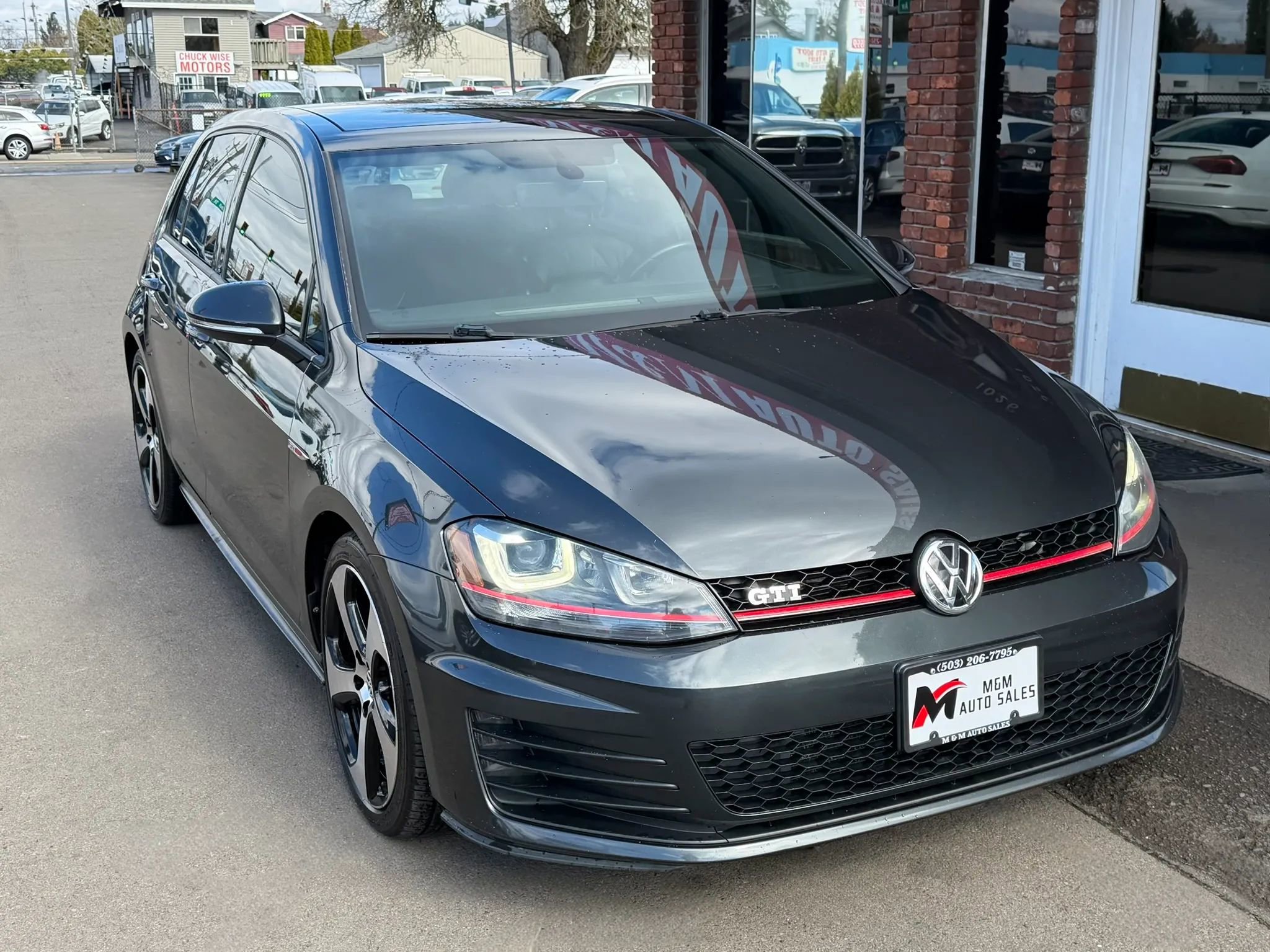Used 2015 Volkswagen GTI SE w/ Lighting Package (SEL) FWD image 1