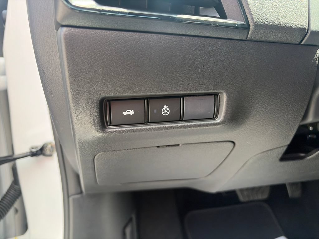 New 2026 Nissan Sentra SR w/ SR All Weather Package FWD image 31