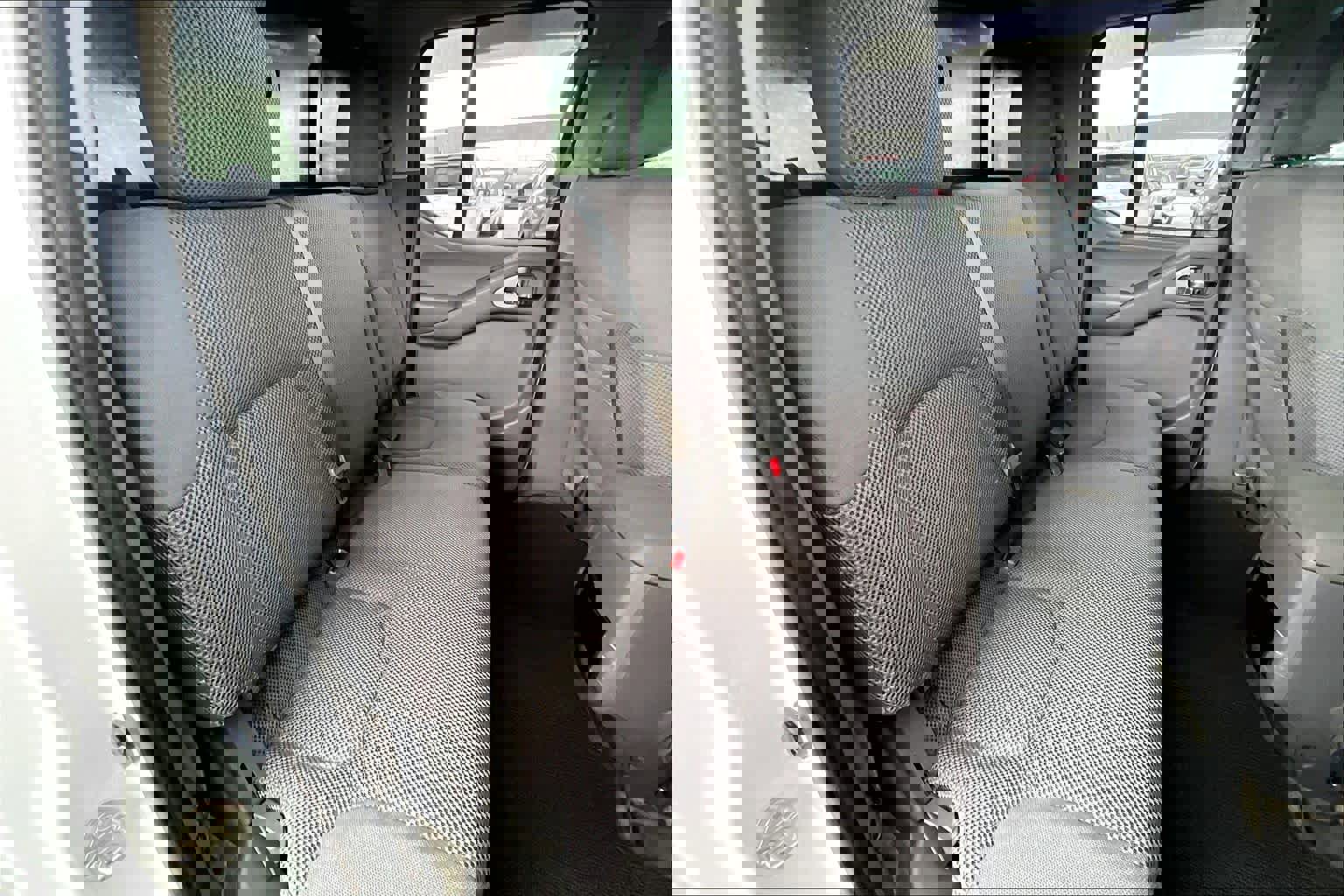 Used 2016 Nissan Frontier SV image 20