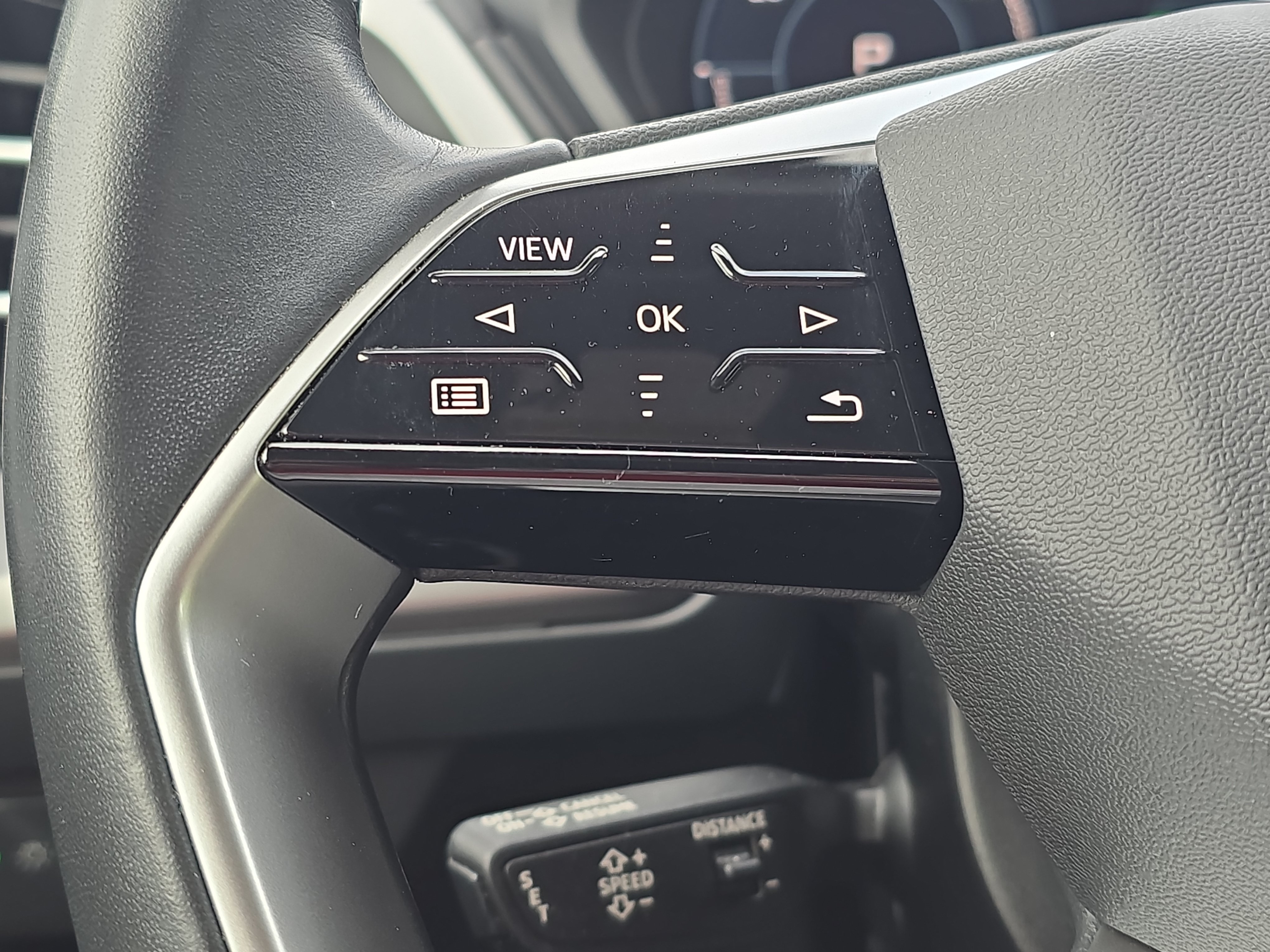 Used 2022 Audi Q4 e-tron Premium Plus AWD/4WD image 17