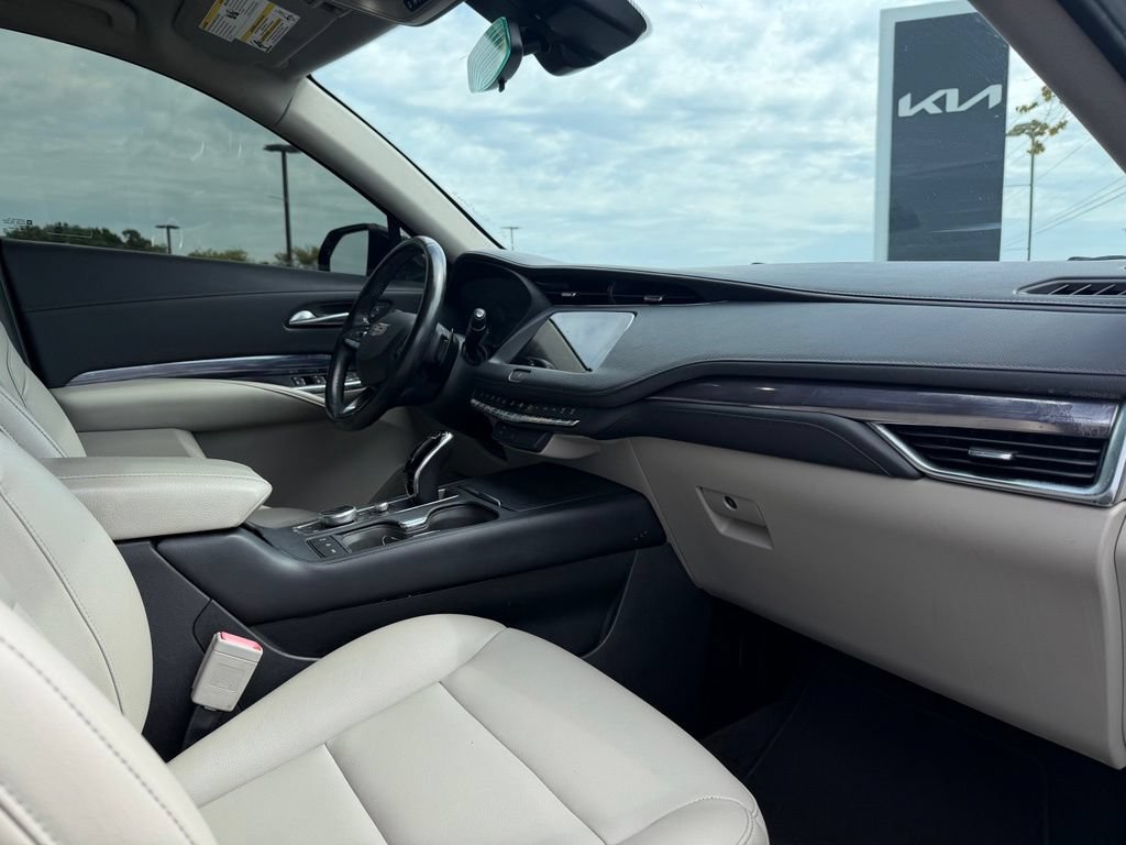 Used 2022 Cadillac XT4 Luxury FWD image 31
