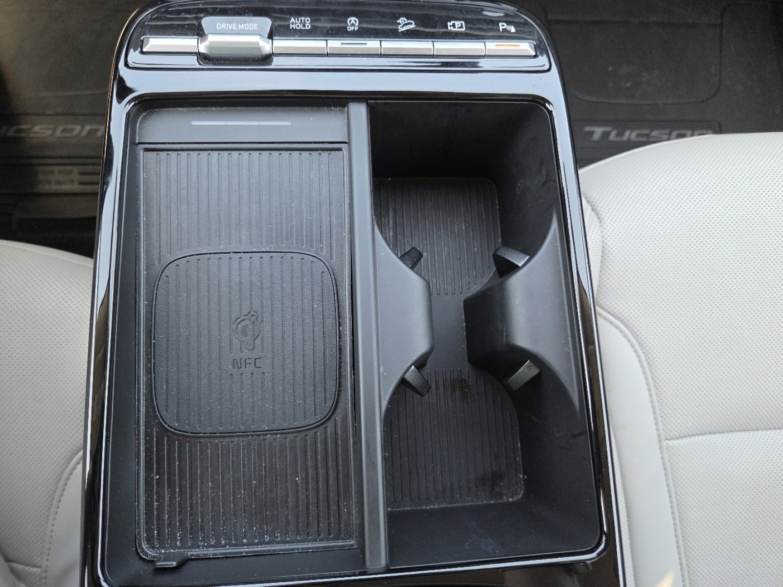 Used 2025 Hyundai Tucson Limited image 13