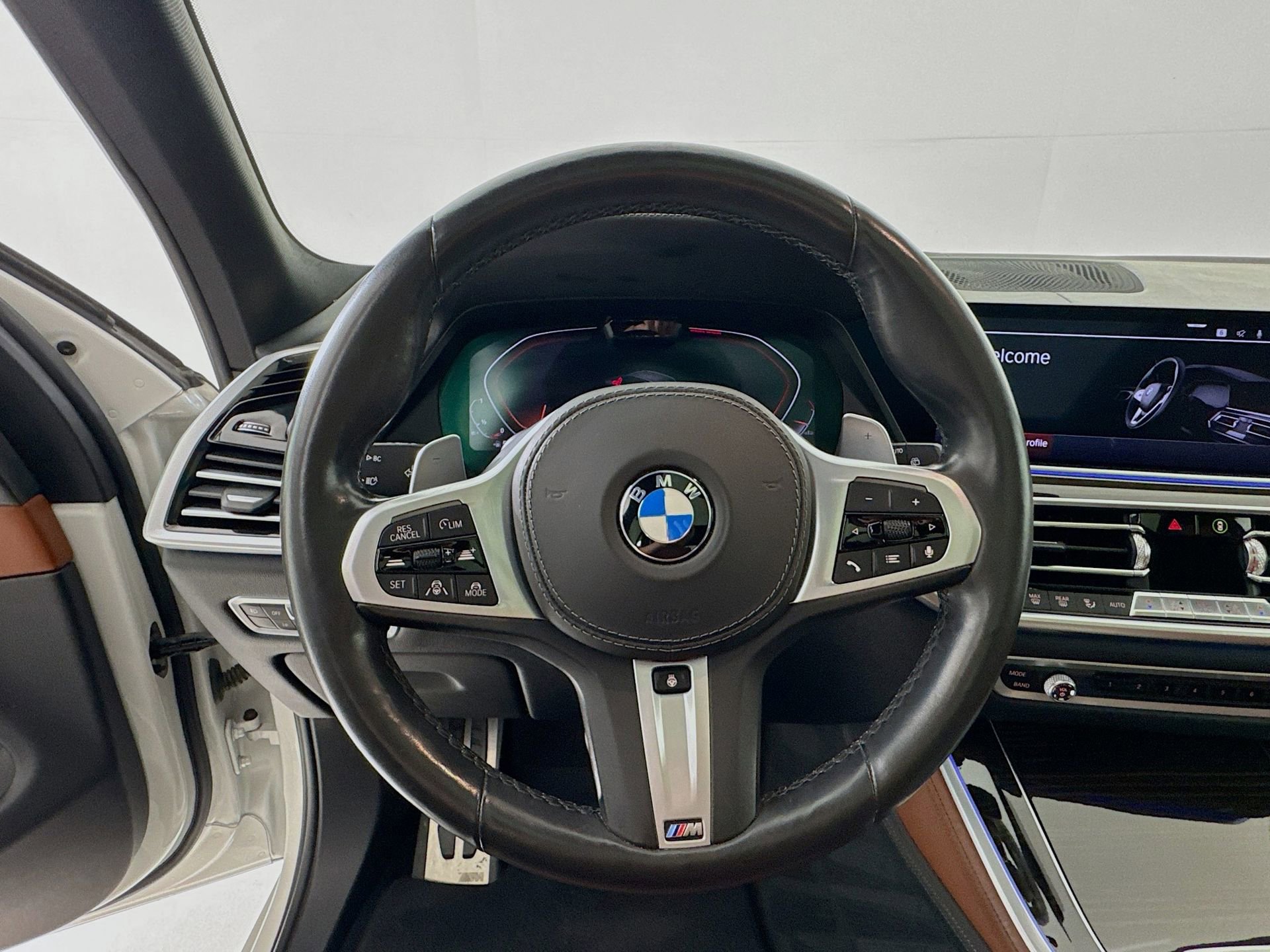 Used 2019 BMW X5 xDrive50i w/ M Sport Package AWD/4WD image 12