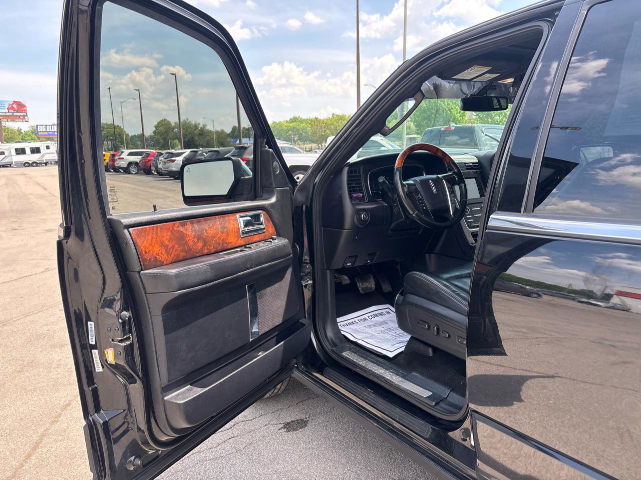 Used 2016 Lincoln Navigator Select AWD/4WD image 15