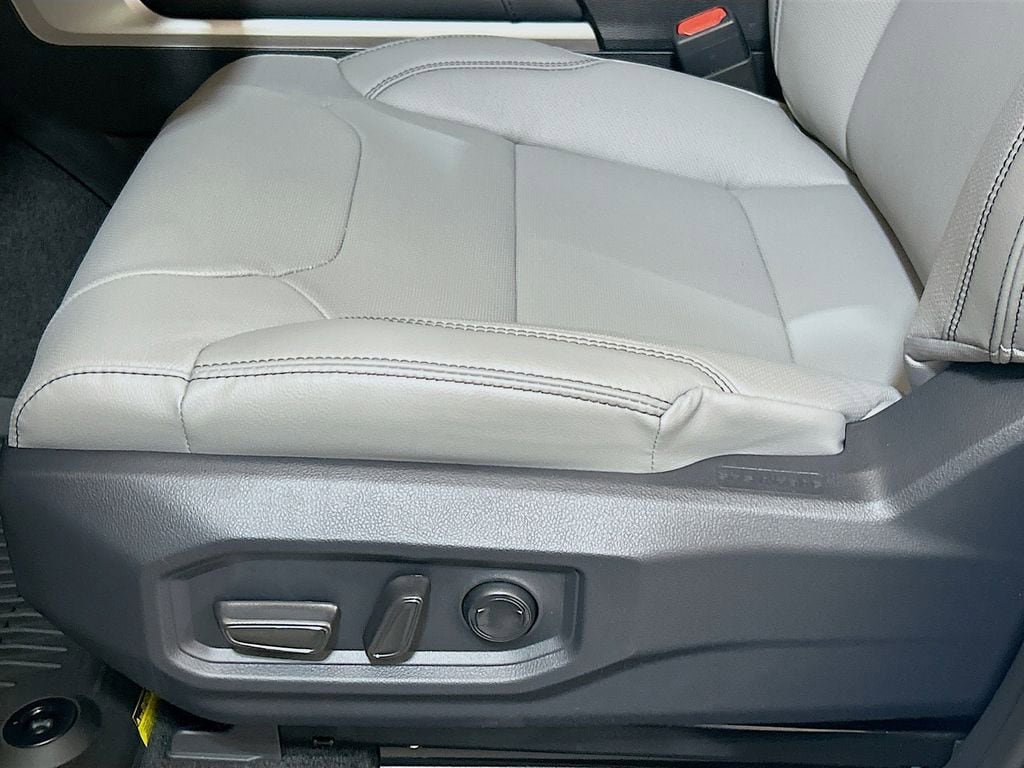 New 2026 Toyota Tundra Limited AWD/4WD image 19
