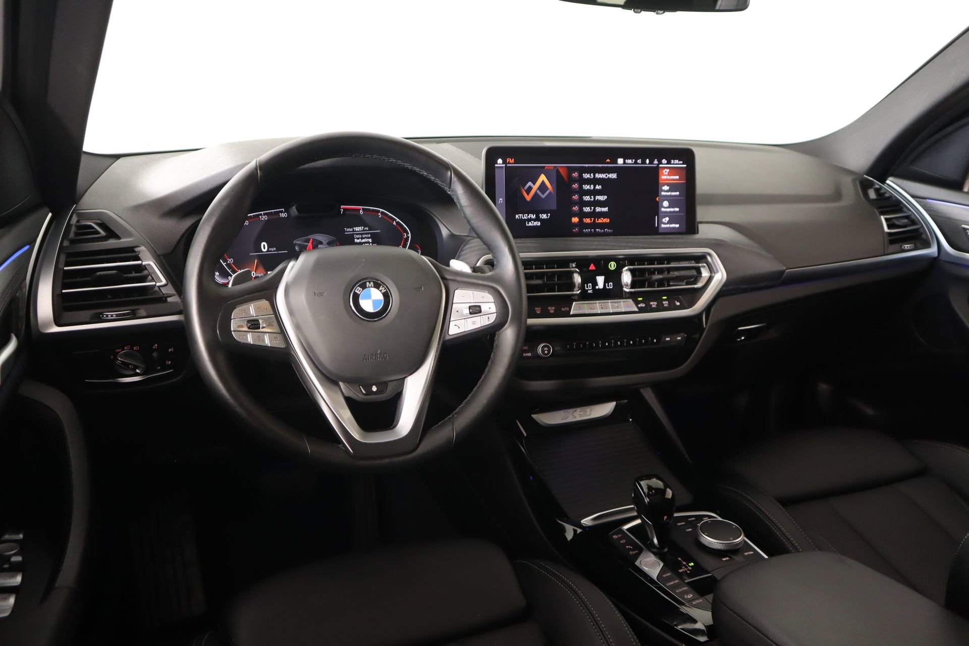 Used 2024 BMW X3 xDrive30i w/ Premium Package AWD/4WD image 2