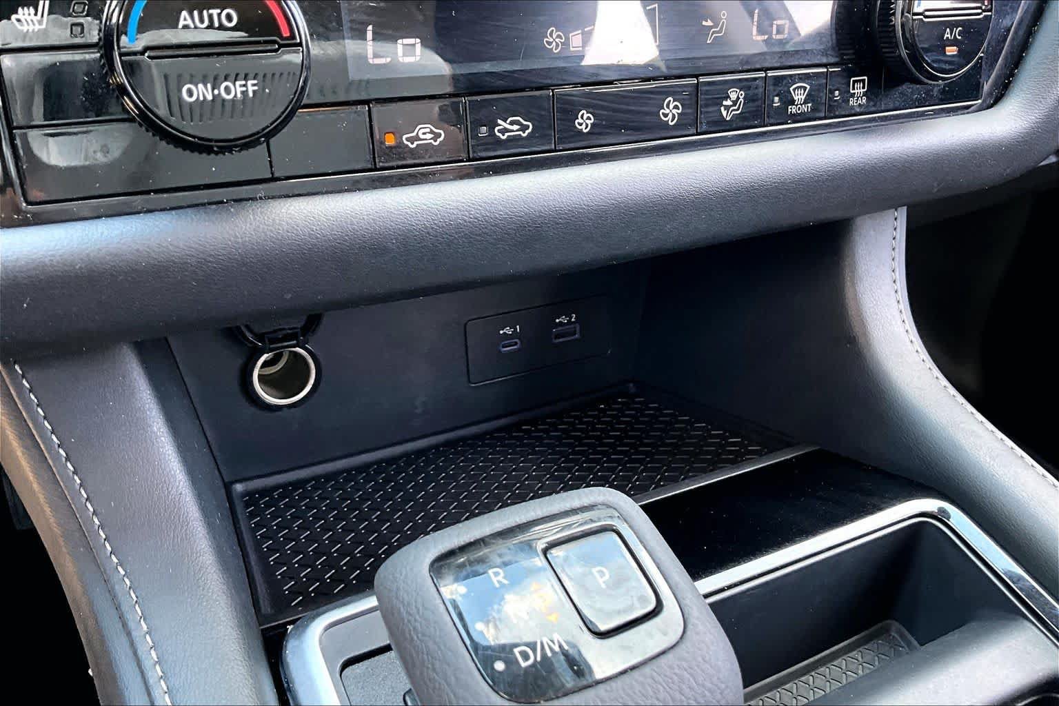 Used 2025 Nissan Pathfinder SV FWD image 31