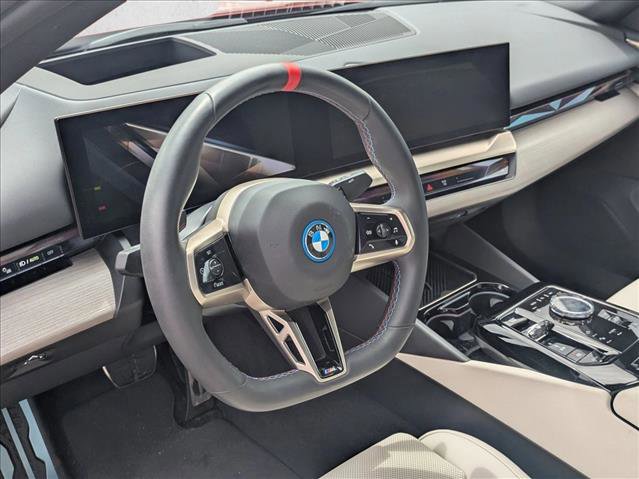 Used 2025 BMW i5 M60 w/ Executive Package image 9