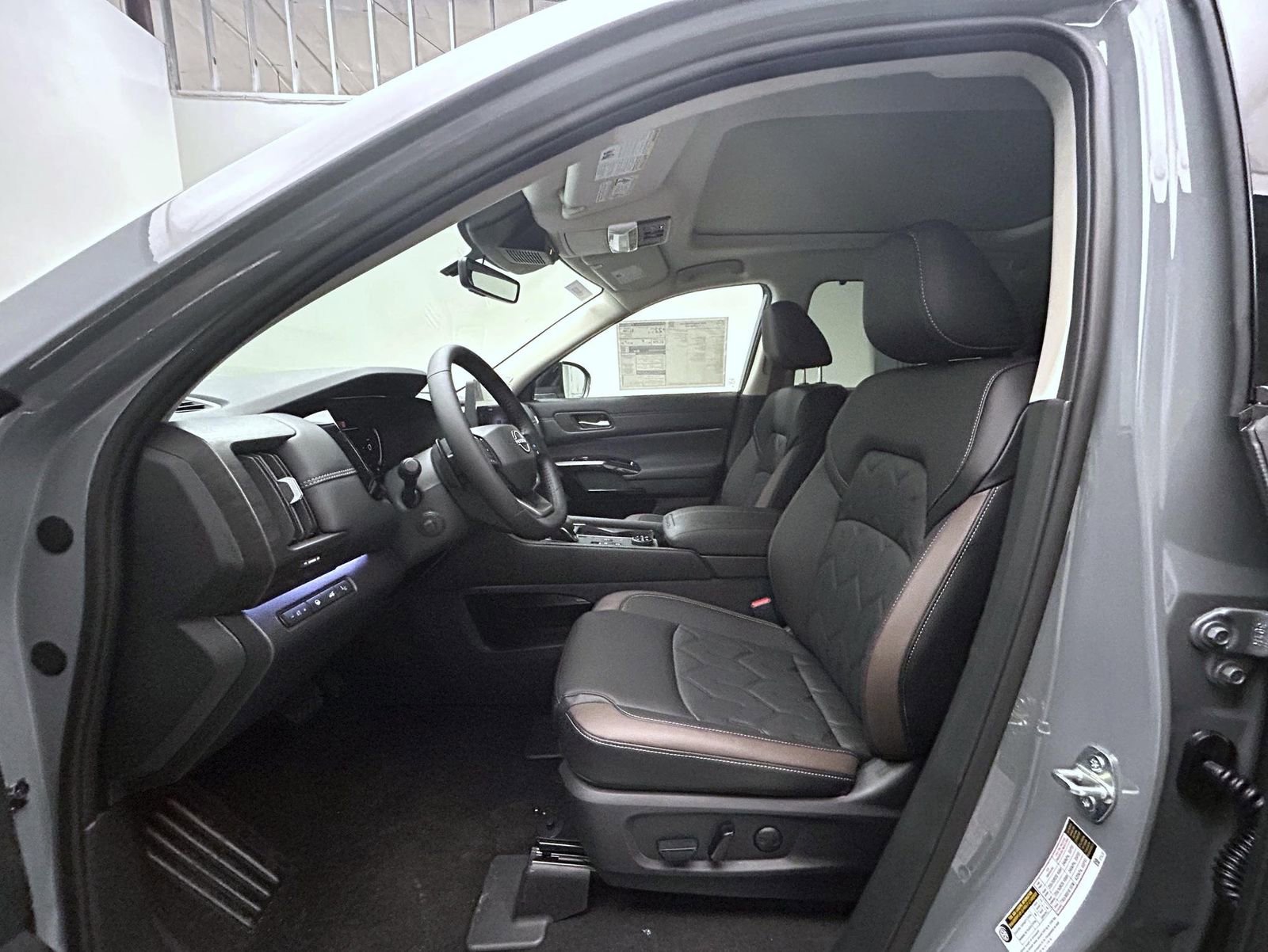 New 2026 Nissan Pathfinder SL image 10