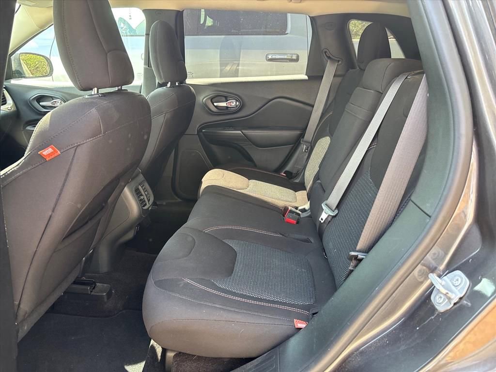 Used 2016 Jeep Cherokee 75th Anniversary image 18