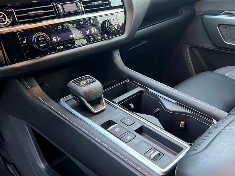 Used 2023 Nissan Pathfinder SL w/ Lighting Package (N92) image 40