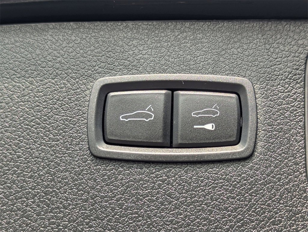 Used 2024 Porsche Macan Turbo image 27