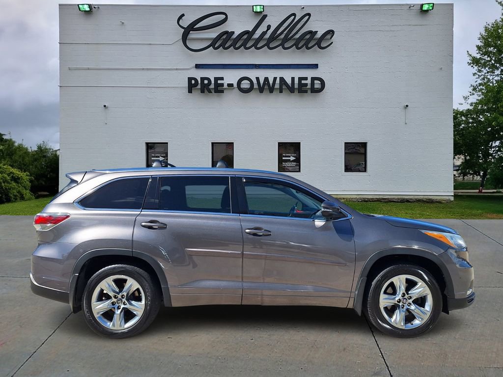 Used 2016 Toyota Highlander Limited Platinum image 2