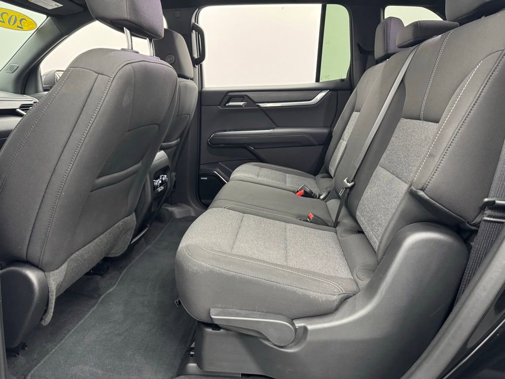 Used 2025 GMC Acadia Elevation image 41