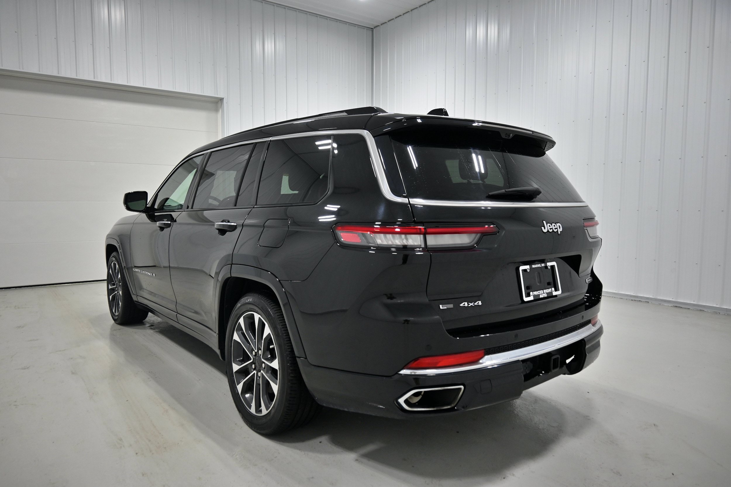 Used 2021 Jeep Grand Cherokee L Overland w/ Luxury Tech Group IV AWD/4WD image 40