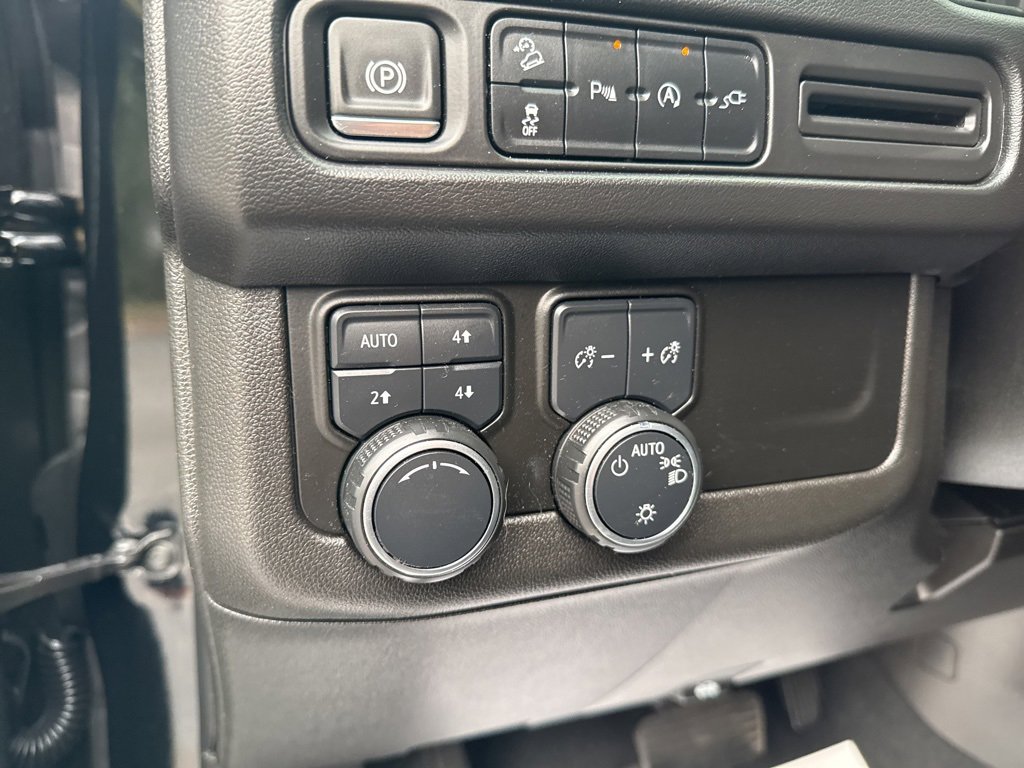 Used 2021 Chevrolet Tahoe Z71 image 17