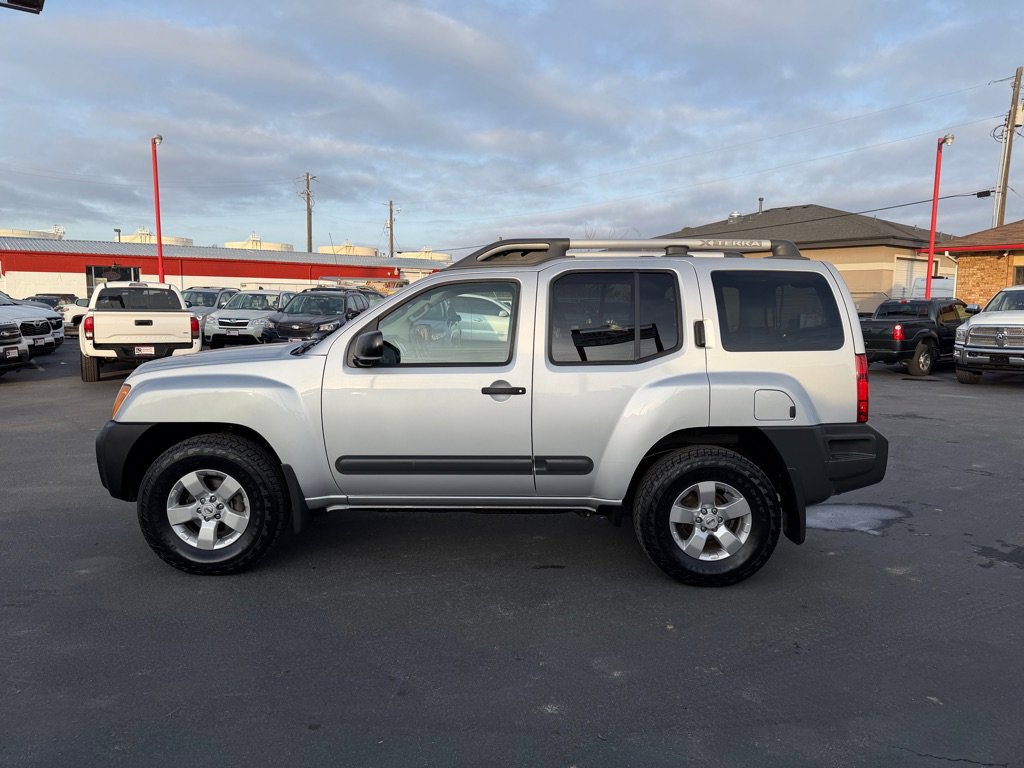 Used 2013 Nissan Xterra S image 4