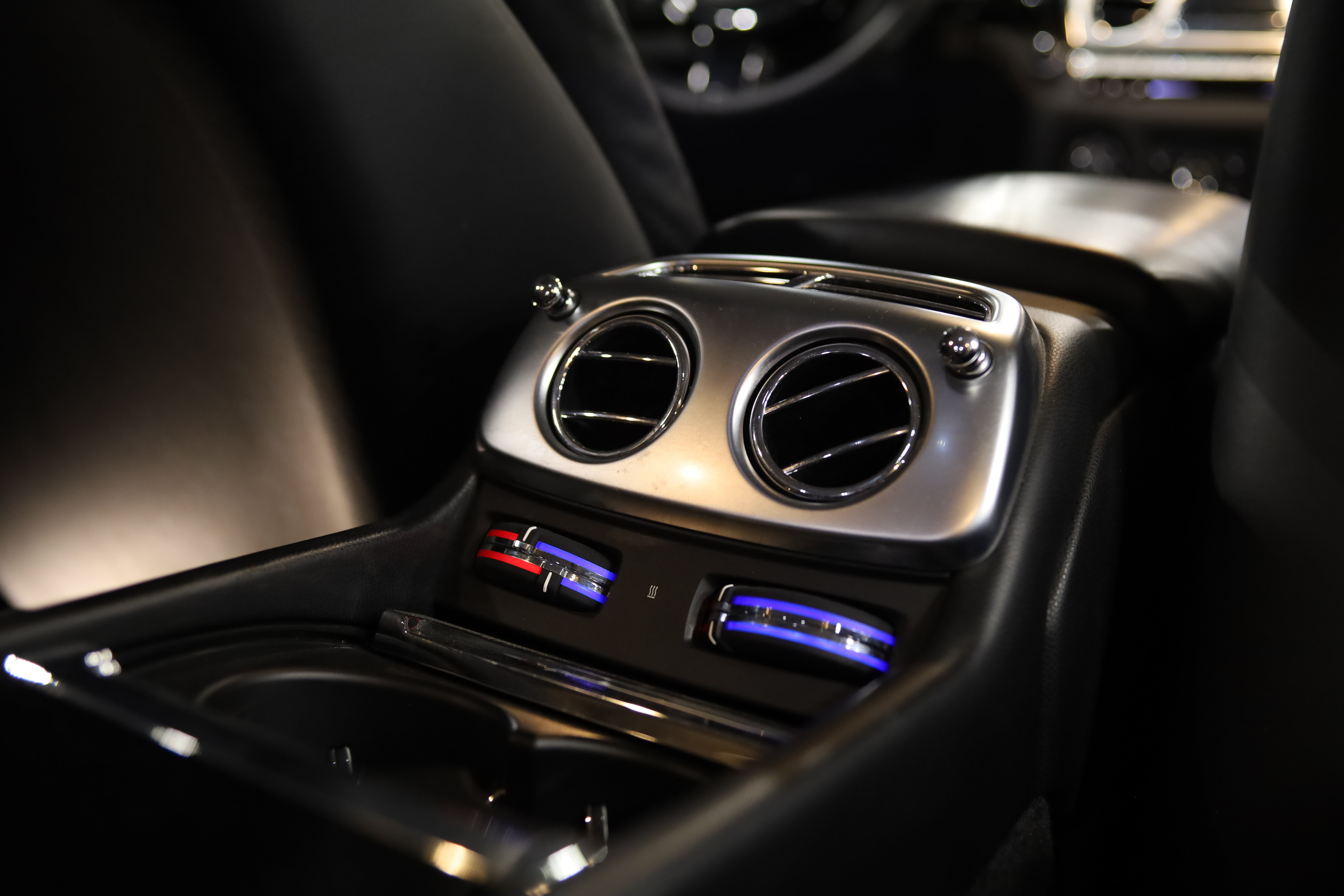 Used 2016 Rolls-Royce Wraith RWD image 39