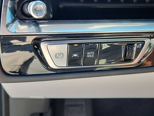 Certified 2024 Cadillac Lyriq Luxury AWD/4WD image 24