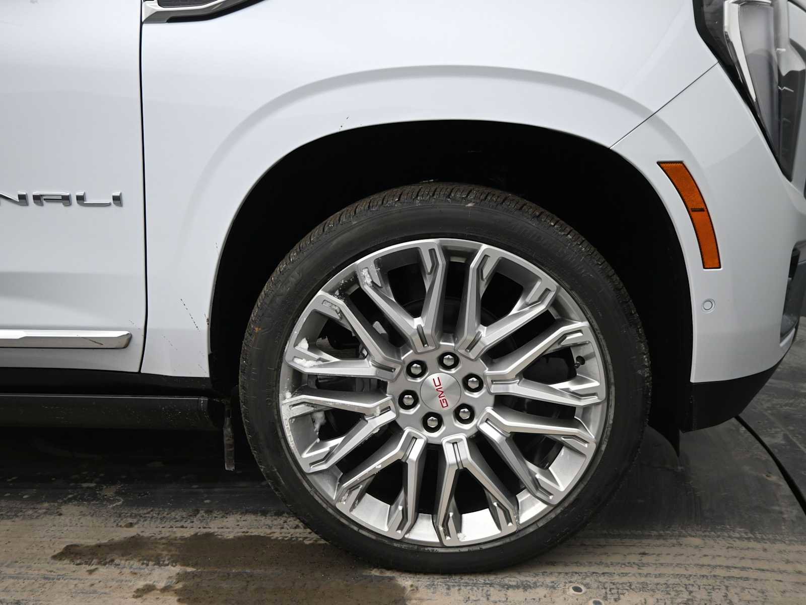 New 2026 GMC Yukon Denali w/ Denali Reserve Package image 10
