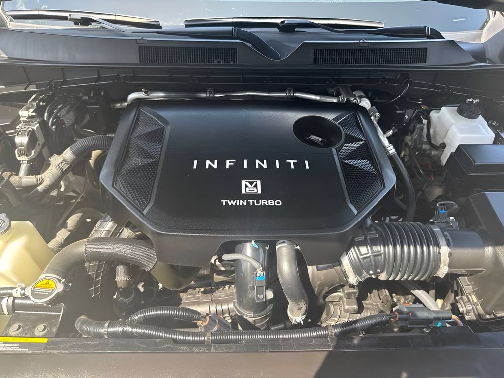 Used 2025 INFINITI QX80 Sensory AWD/4WD image 10
