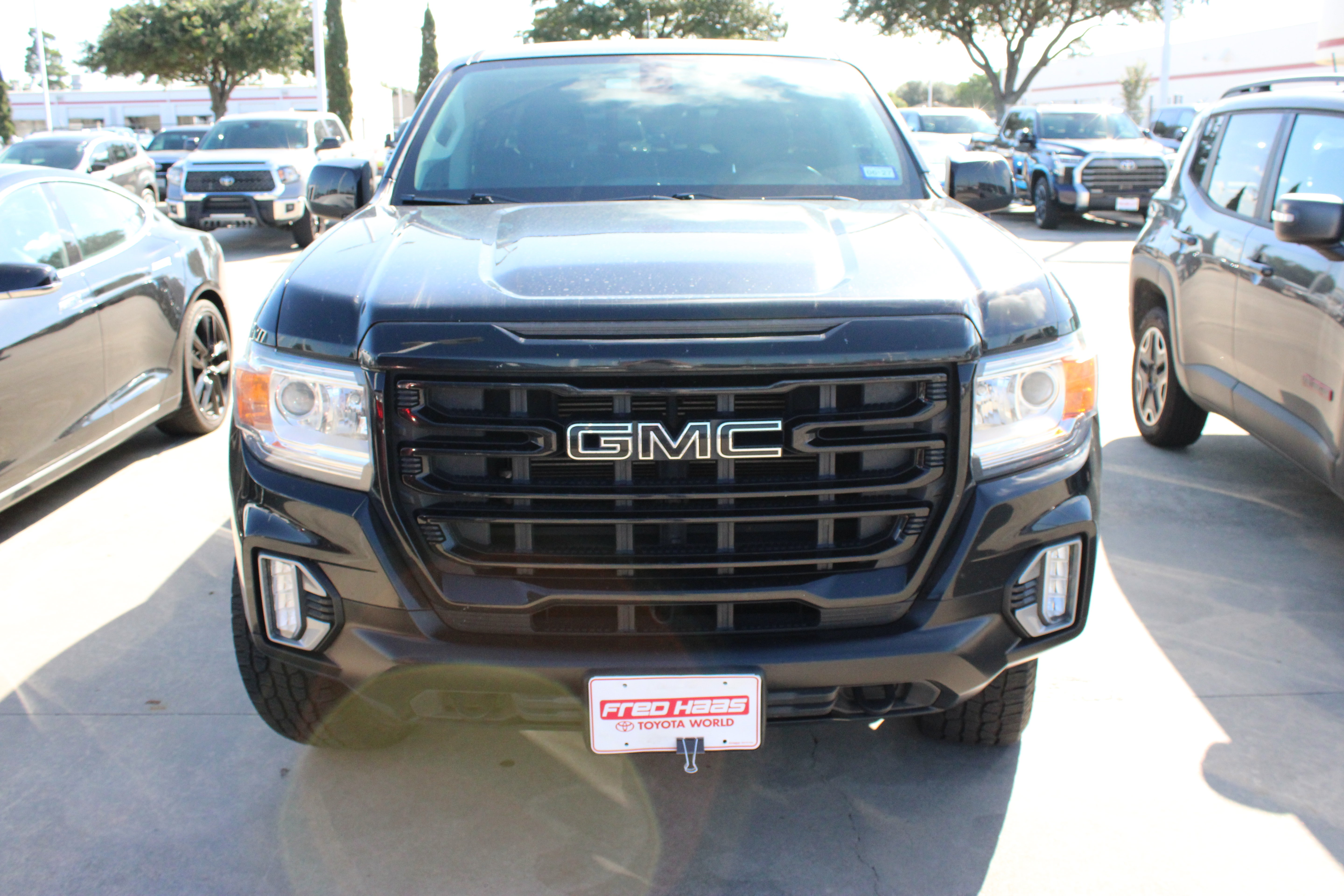 Used 2022 GMC Canyon Elevation w/ Elevation Premium Package RWD image 4