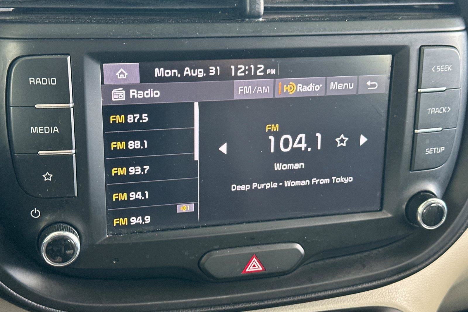Used 2023 Kia Soul LX w/ LX Technology Package FWD image 18