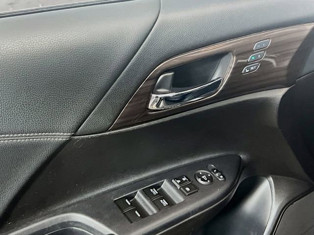 Used 2017 Honda Accord EX-L image 17